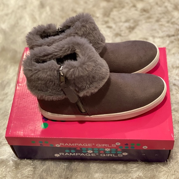 Gray girl sneaker boot w/fur cuff and side zipper - Picture 3 of 3